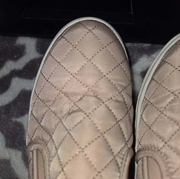 Steve Madden Ecentrcq Sneaker Size 7.5 - Picture 2 of 12